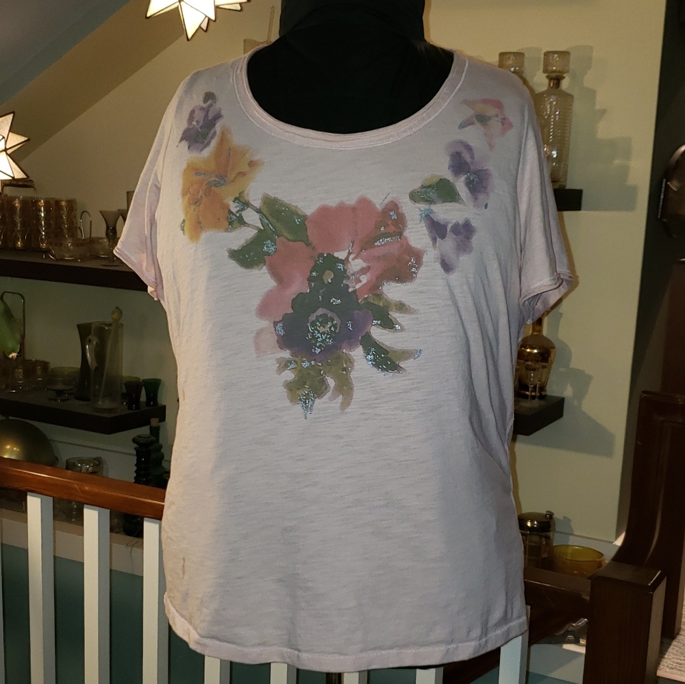 St John's Bay Womans Peach Color Floral Short Sleeve Oversize Top